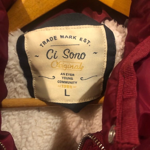 Quilted puffer vest w Sherpa lining throughout vest/hood - Picture 9 of 12